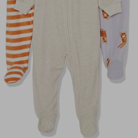 🔥Any 2 items for $20🔥 NWOT 3 pajamas- Microfleece footed zip-front - Picture 4 of 4
